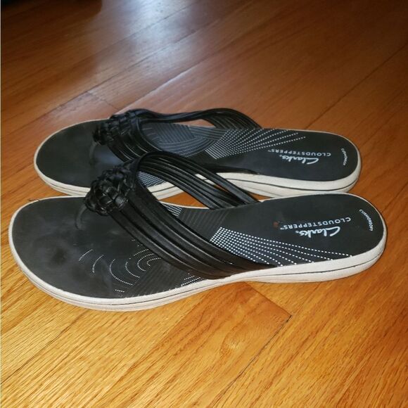 Clarks Black Slip-On Sandals Womans Size 11M - Picture 3 of 6